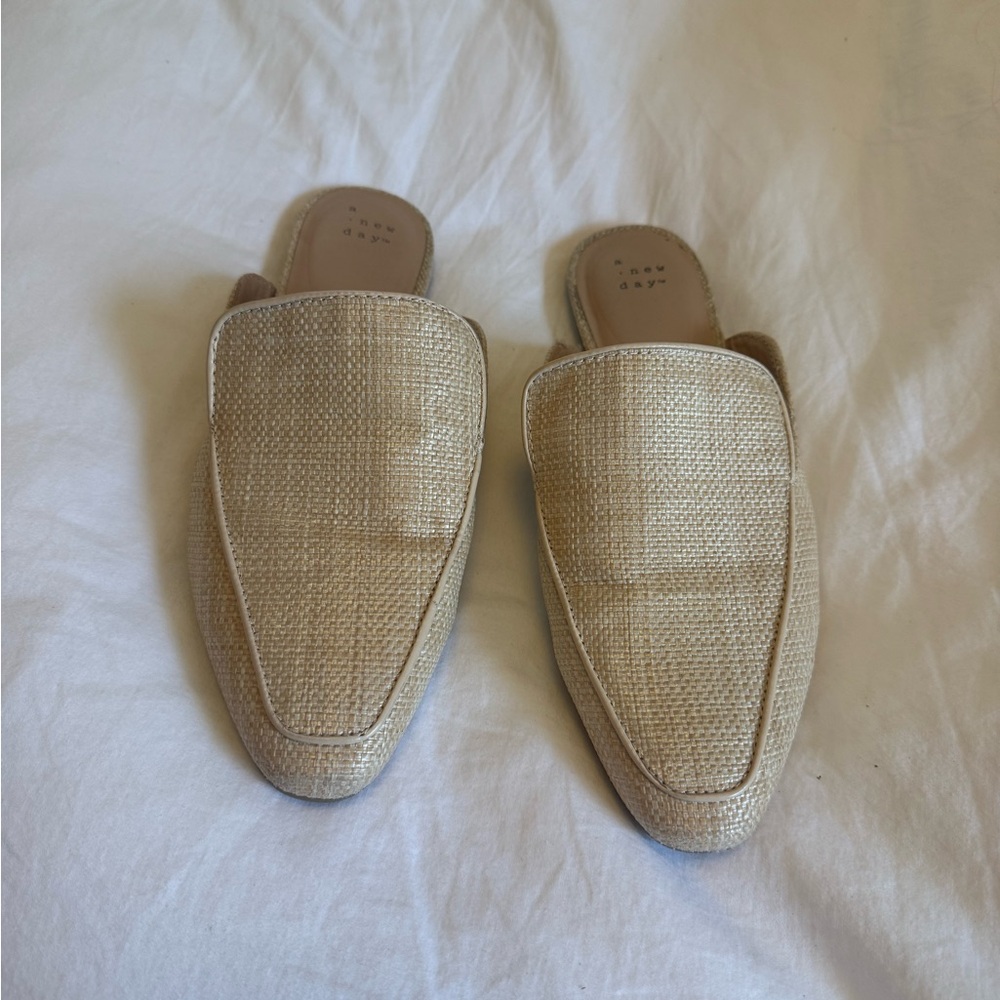 Women’s Raffia Tan Slip-On Loafers